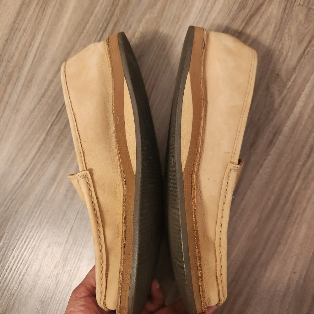 Rainbow loafers size 8?